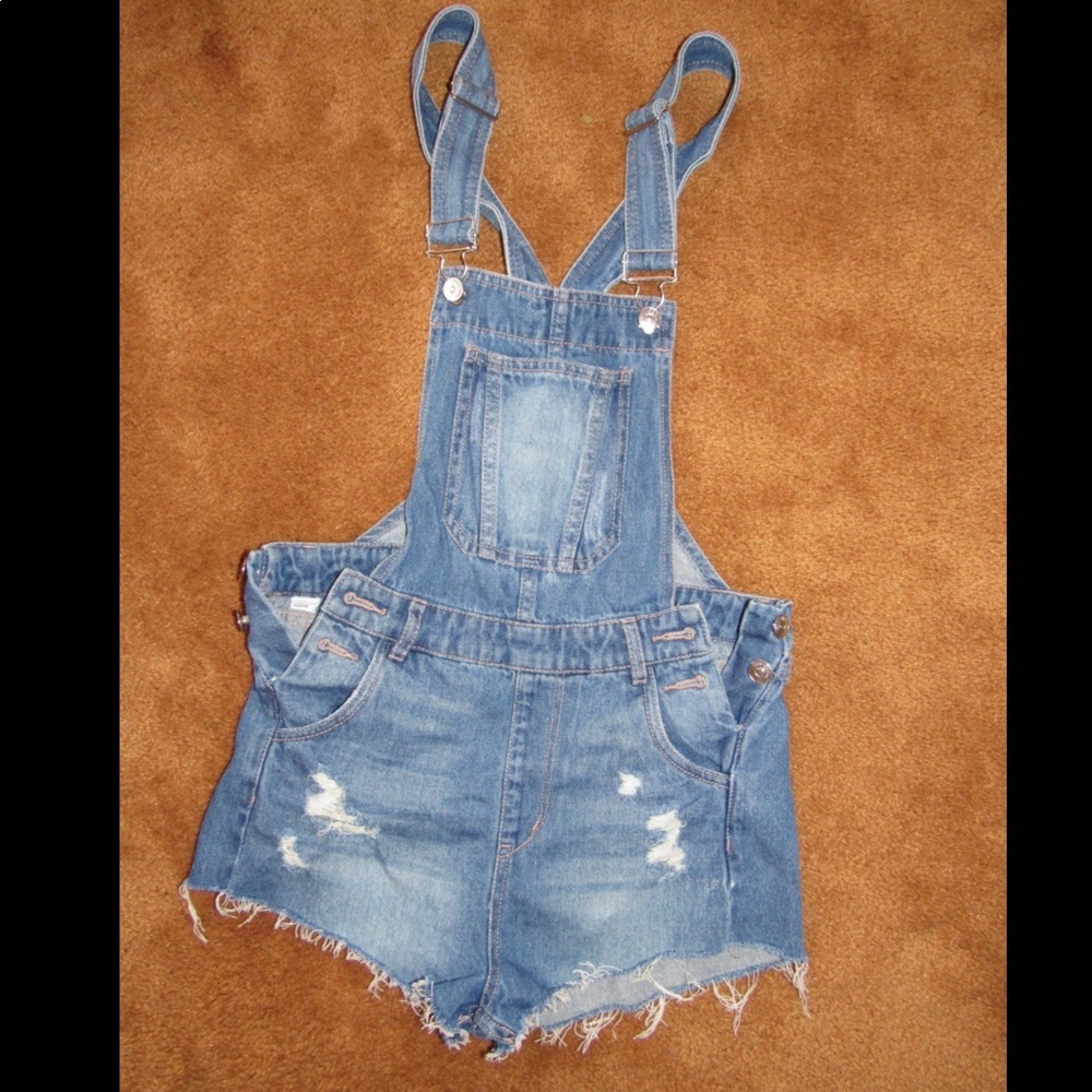 Overall shorts